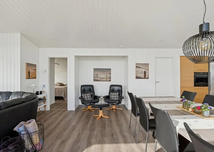 Eljas - 10m From The Sea By Interhome *