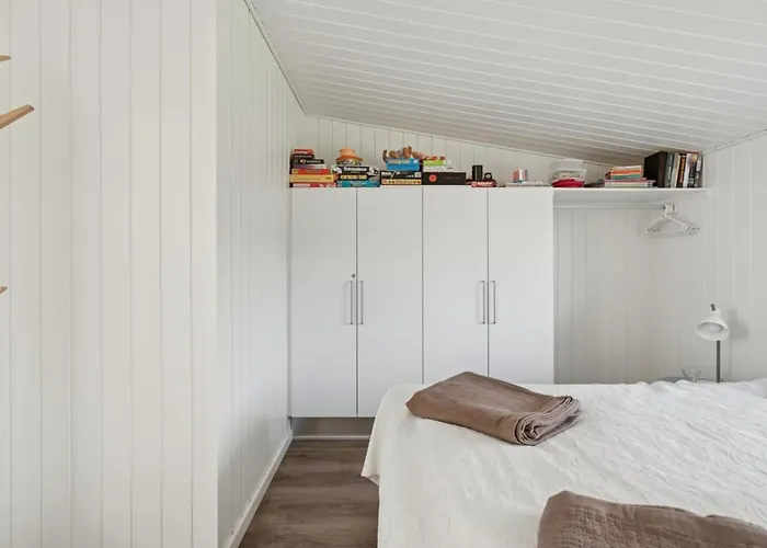 Eljas - 10m From The Sea By Interhome *